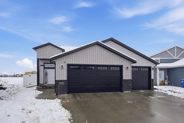 2551 72nd Avenue S, Fargo, ND 58104