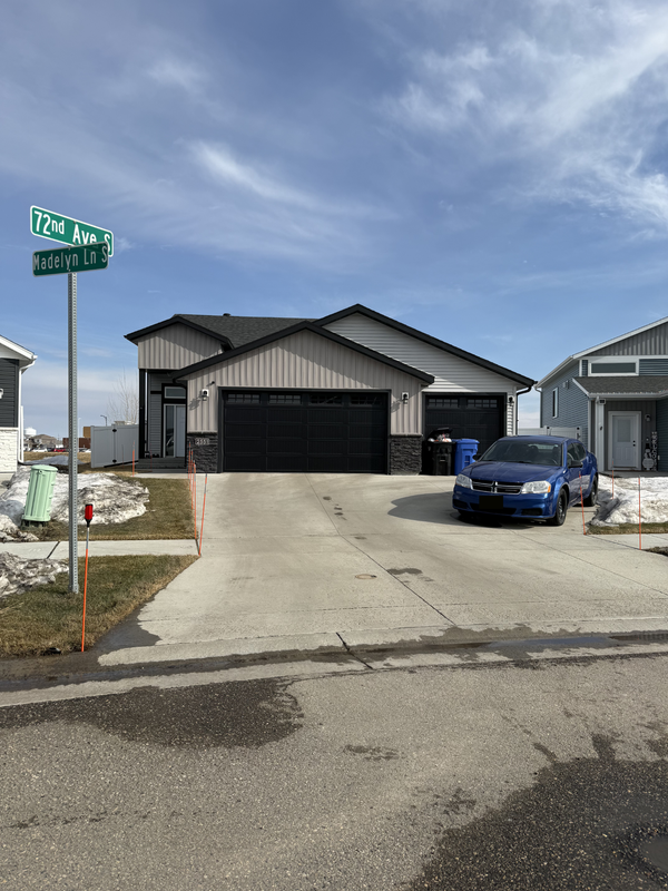 2551 72nd Avenue S, Fargo, ND 58104