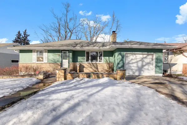 795 Hyacinth Avenue E, Saint Paul, MN 55106