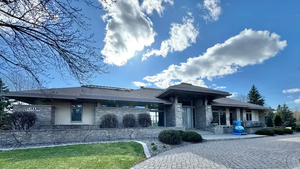 11465 Keystone Court, Hopkins, MN 55305