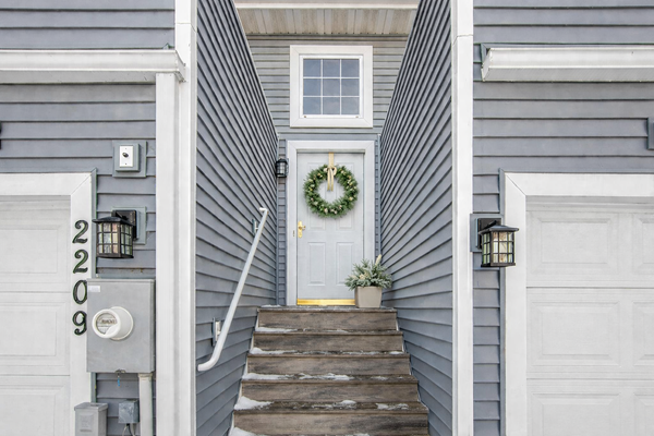 2209 E 117th Street E #109, Burnsville, MN 55337