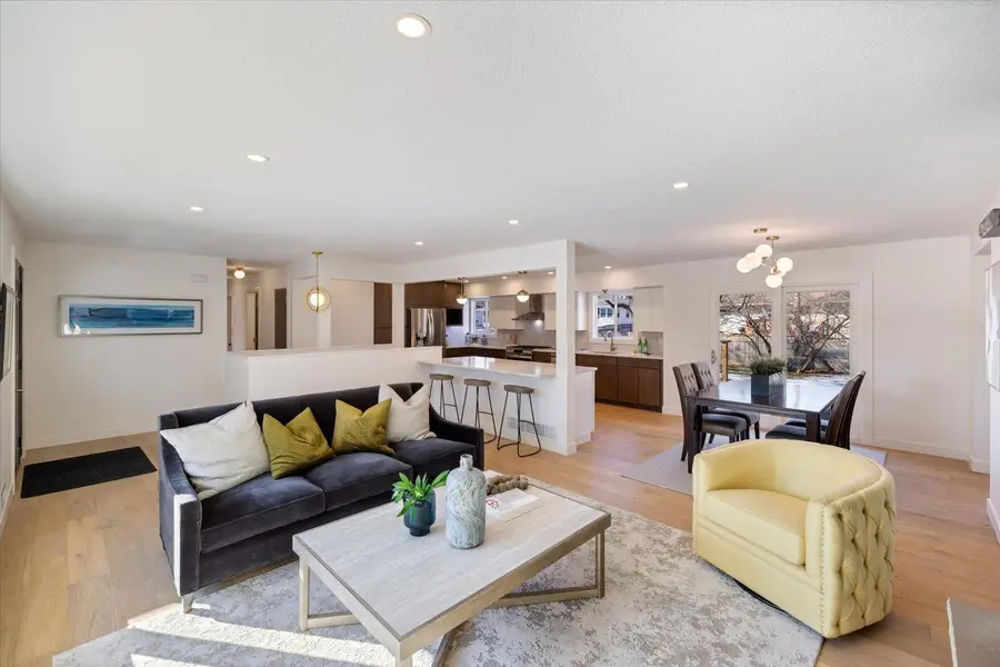 2001 Rhode Island Avenue N, Golden Valley, MN 55427 - #3