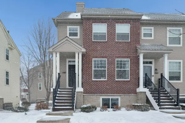 1987 Clover Ridge Drive, Chaska, MN 55318