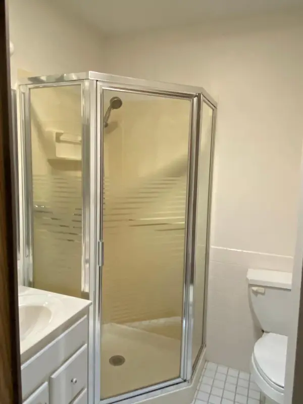 1160 Black Oaks Lane N, Plymouth, MN 55447