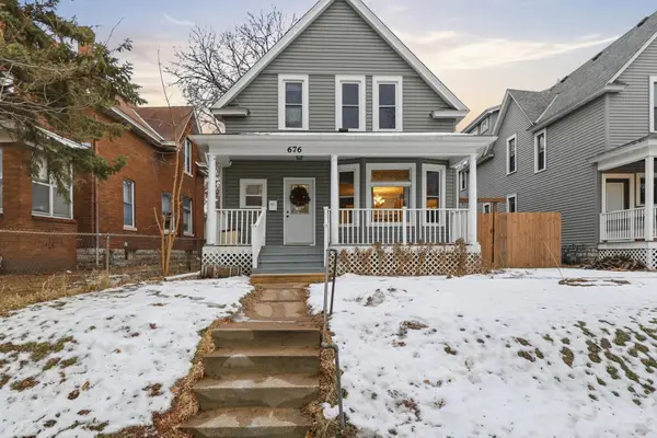 676 Geranium Avenue E, Saint Paul, MN 55106