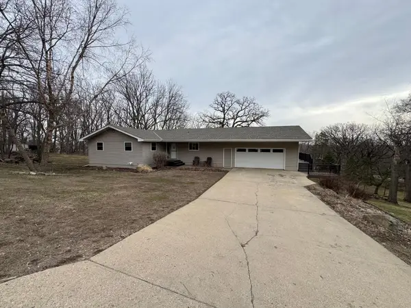 21824 Douglas Avenue, Albert Lea, MN 56007