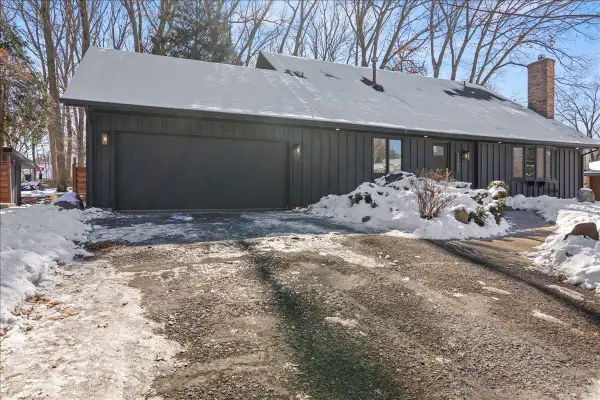 2640 Queensland Lane N, Minneapolis, MN 55447