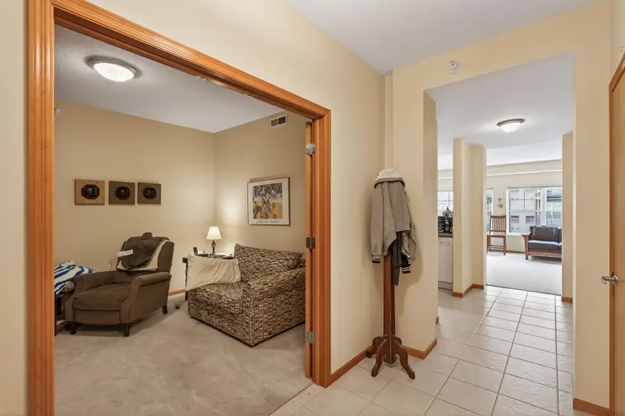 2540 38th Avenue Ne #203, Saint Anthony, MN 55421 - #3