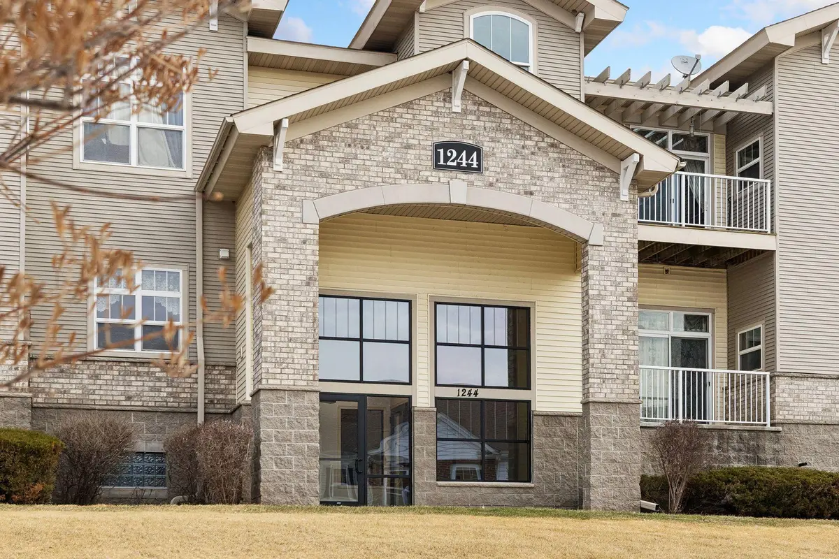 1244 County Road D E #106, Saint Paul, MN 55109 - #1