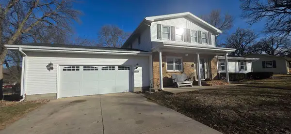 1106 Foothills Circle, Albert Lea, MN 56007