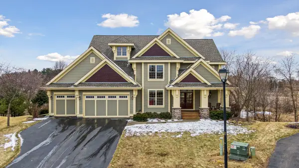 572 Spruce Circle, Saint Paul, MN 55123