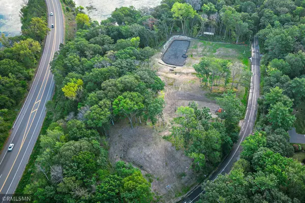 235 Old Wildwood Road, Mahtomedi, MN 55115