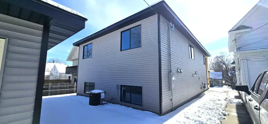 1319 Minnehaha Avenue E, Saint Paul, MN 55106 - #3