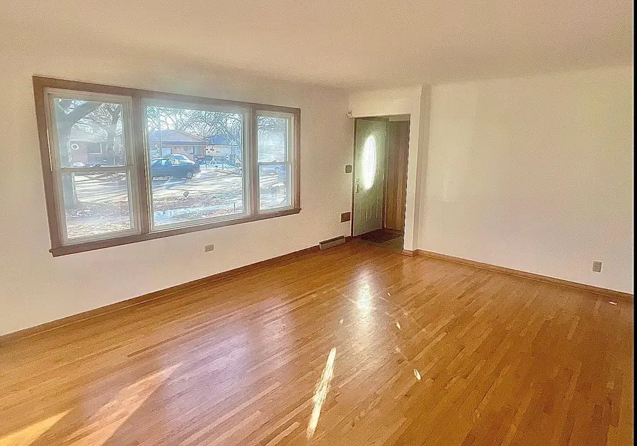 1885 3rd Street E, Saint Paul, MN 55119 - #2