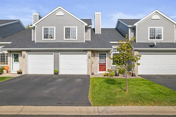 420 Monk Court, Chanhassen, MN 55317