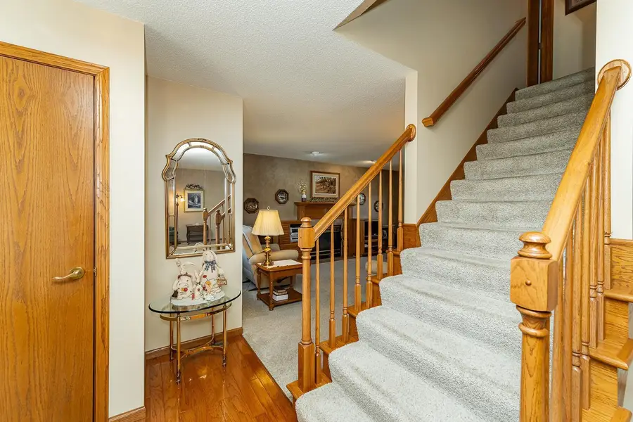 744 Jefferson Avenue Sw, Eyota, MN 55934 - #3