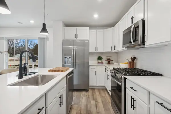 21605 Azalea Lane, Farmington, MN 55024