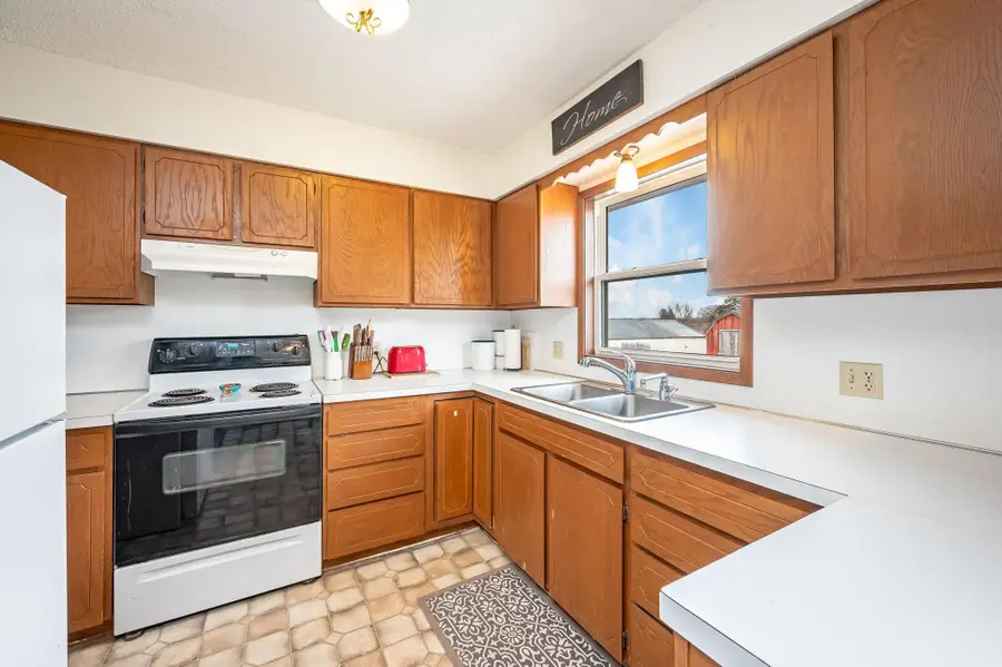 812 Main Street N, Minnesota Lake, MN 56068 - #3