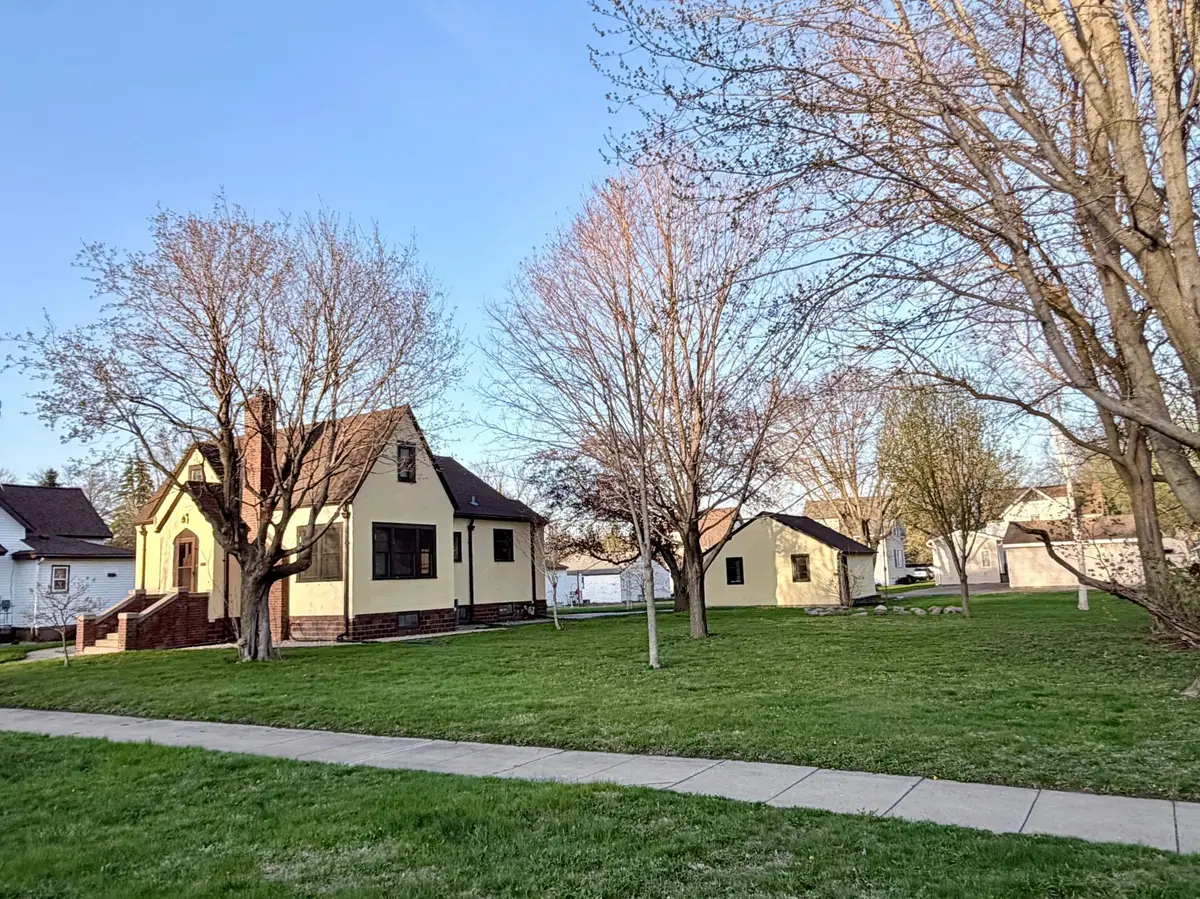 718 6th Street N, Saint James, MN 56081 - #1