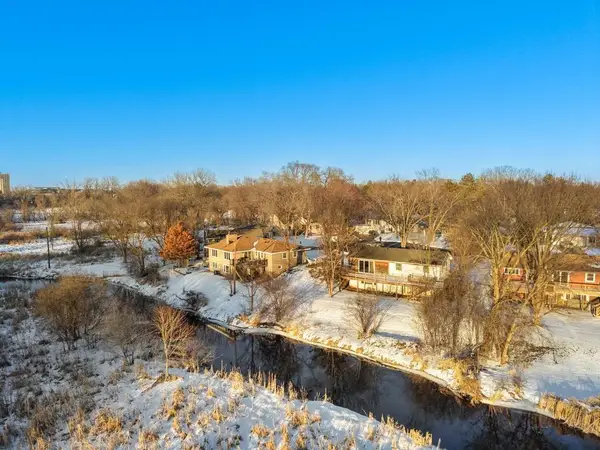 5057 Nine Mile Creek Circle, Minneapolis, MN 55437