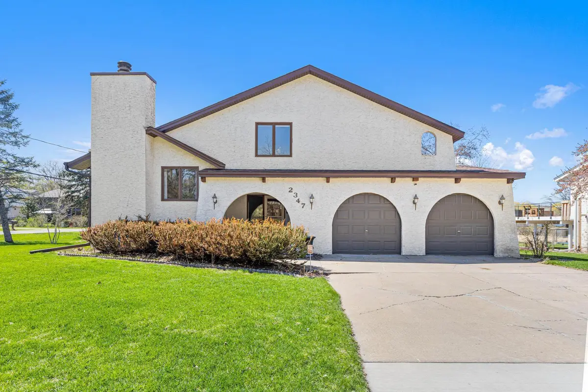 2347 Greenbrier Circle, Saint Paul, MN 55117 - #1