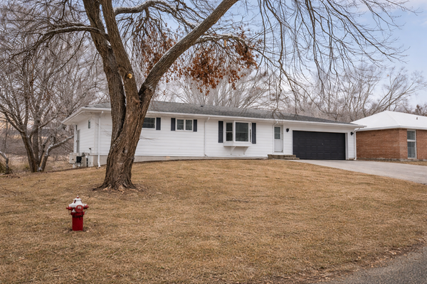 10920 Oak Knoll Terrace N, Hopkins, MN 55305