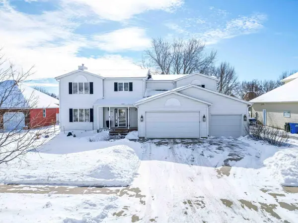 916 42nd Avenue N, Fargo, ND 58102