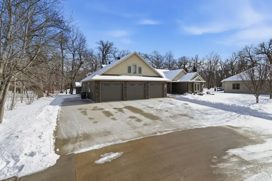 118 W Beaton Drive, West Fargo, ND 58078 - #3