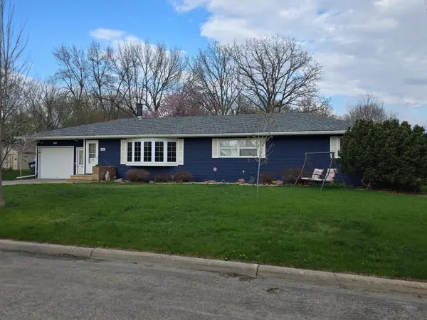 1002 Linden Street, Luverne, MN 56156