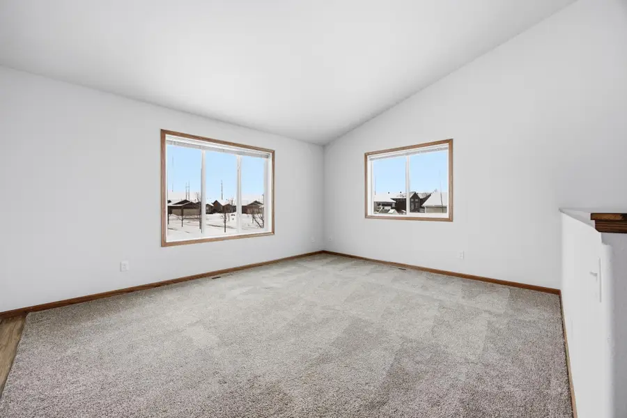 975 30th Avenue W, West Fargo, ND 58078 - #3