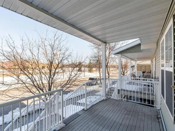 2856 Clover Ridge Drive, Chaska, MN 55318