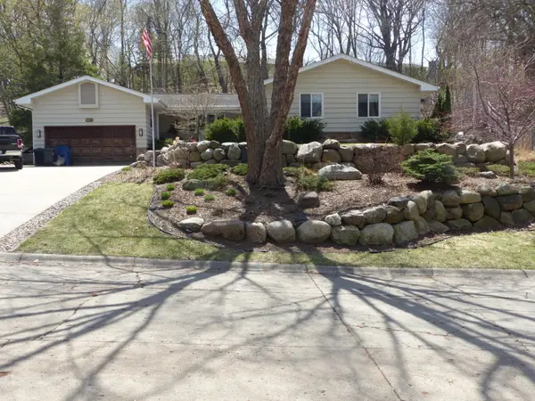 5833 Creek Valley Road, Minneapolis, MN 55439