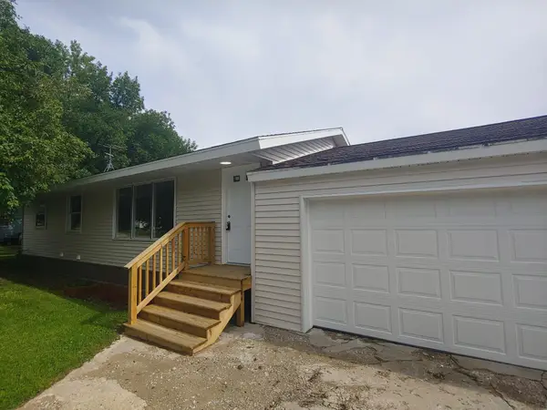 100 2nd Street Ne, Hallock, MN 56728