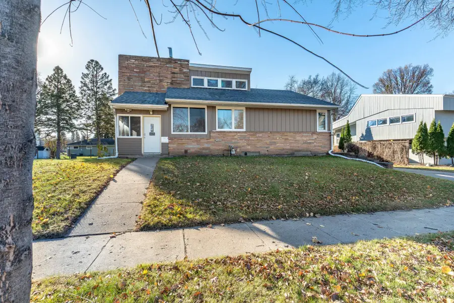 1015 11th Avenue S, Moorhead, MN 56560 - #2