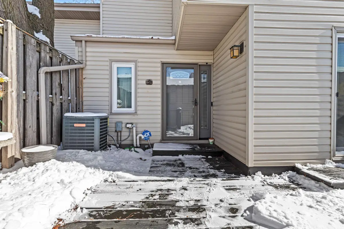 138 Ruth Street N #9, Saint Paul, MN 55119 - #1