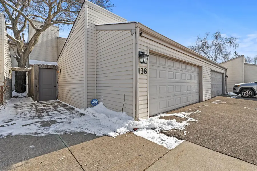 138 Ruth Street N #9, Saint Paul, MN 55119 - #3