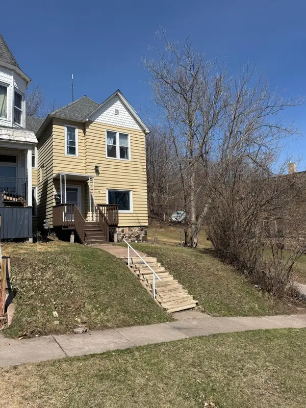 525 W 4th Street, Duluth, MN 55806
