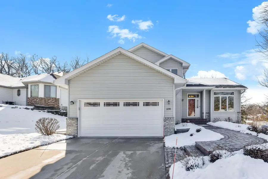 2290 Hillwood Drive E, Saint Paul, MN 55119 - #3