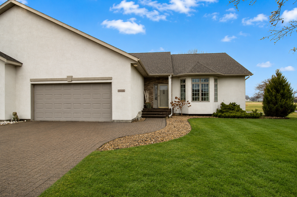 2142 Arlington Lane, North Mankato, MN 56003