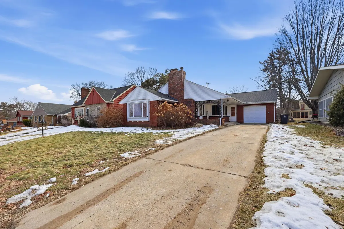 1030 Hyacinth Avenue E, Saint Paul, MN 55106 - #1