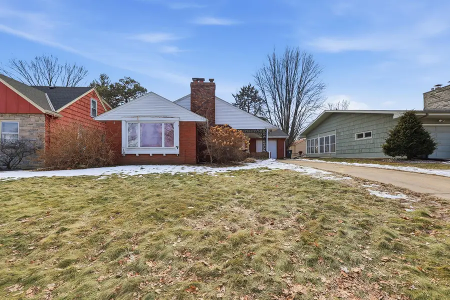 1030 Hyacinth Avenue E, Saint Paul, MN 55106 - #2