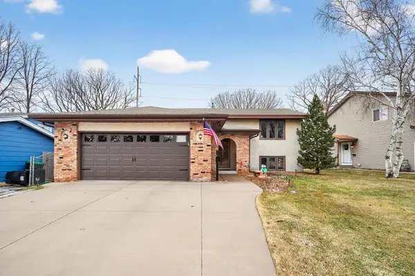 6400 Starlite Circle Ne, Minneapolis, MN 55432