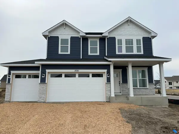 1691 Tyrone Drive, Shakopee, MN 55379