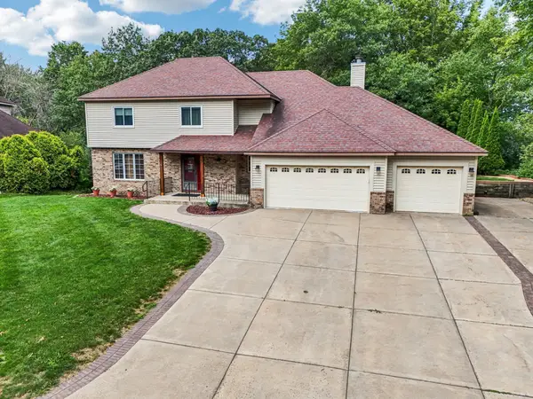 13721 Danbury Path, Rosemount, MN 55068