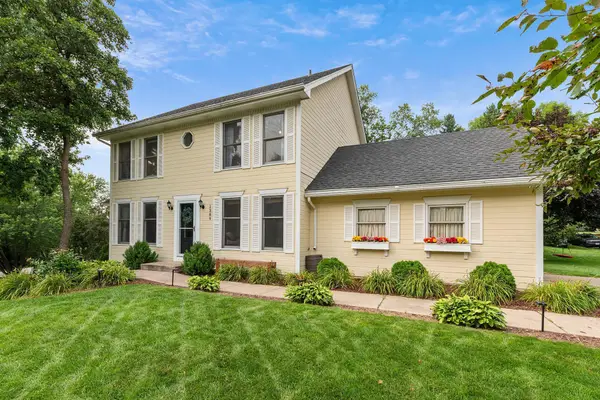 1389 Camelback Drive, Eagan, MN 55123