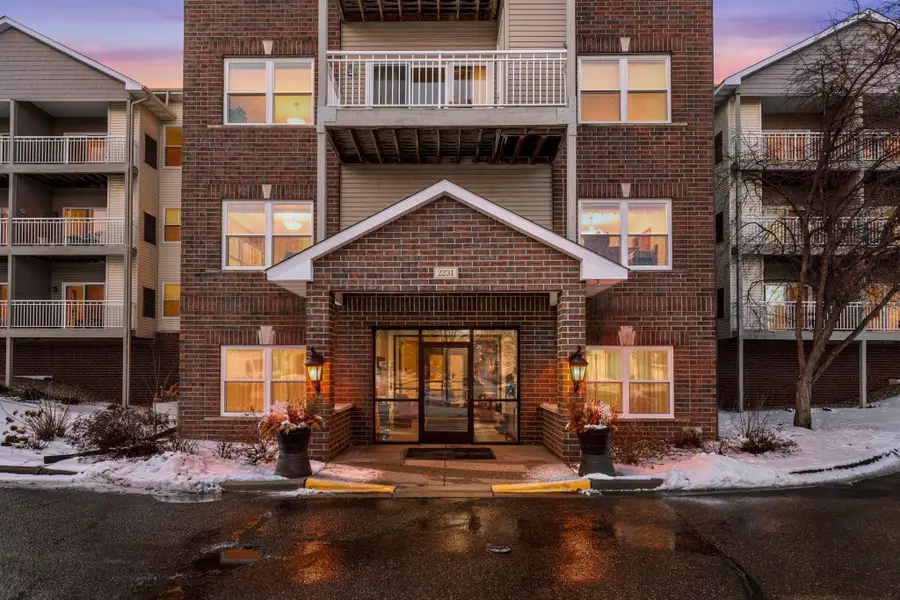 2231 Penn Place N #208, North Saint Paul, MN 55109 - #2