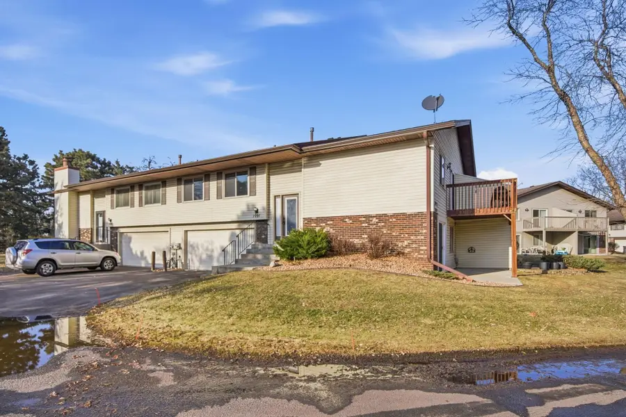 1091 Churchill Place, Saint Paul, MN 55126 - #2