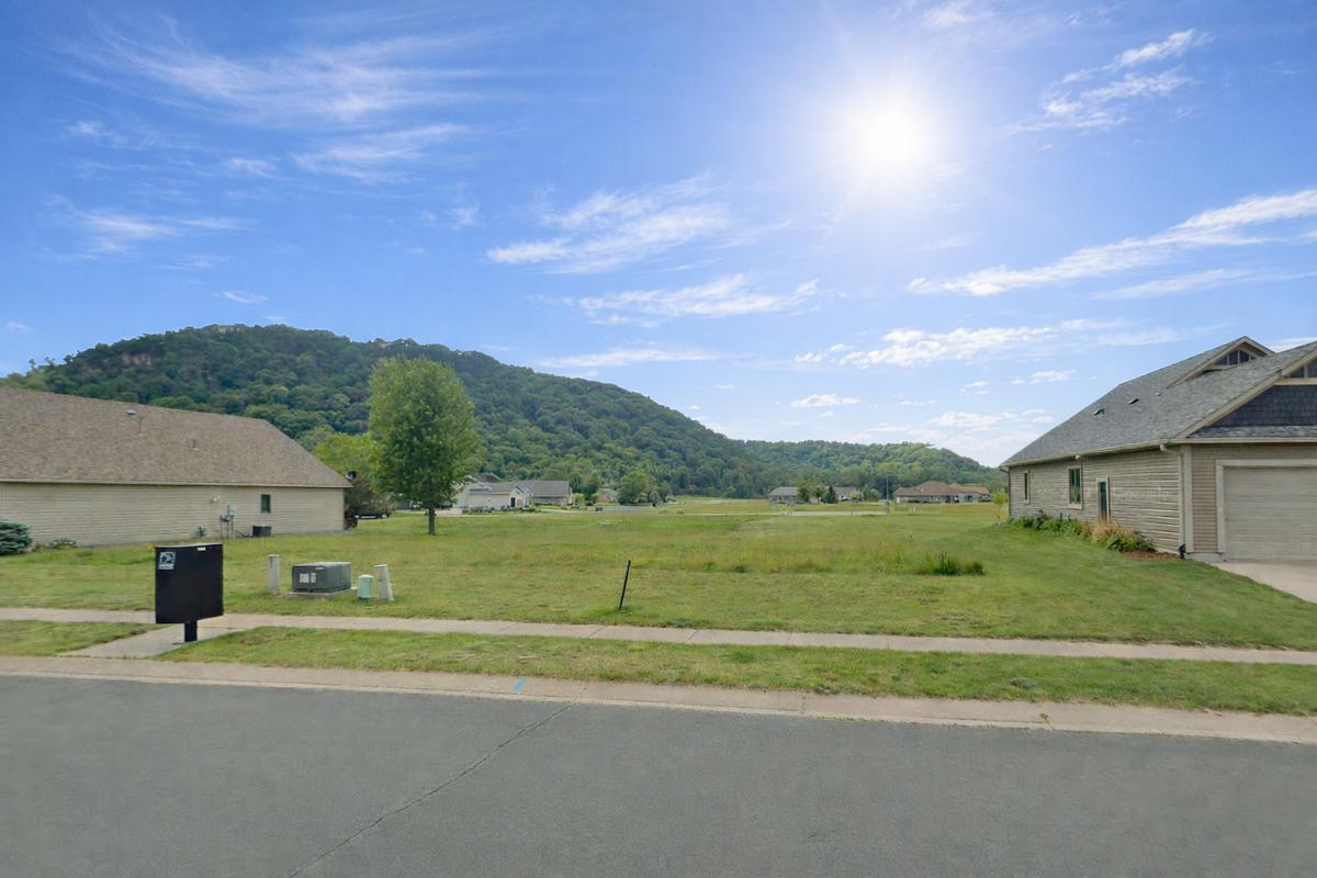 525 Coral Drive, Lake City, MN 55041 - #1