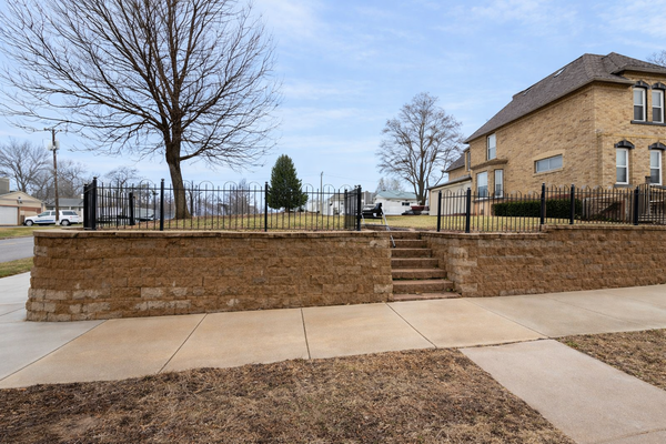 201 Boulevard Avenue Ne, Montgomery, MN 56069