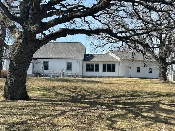 11742 Sunset Circle, Hutchinson, MN 55350